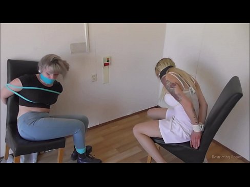 ❤️ Závislá / zviazaná a s roubíkom / dievča v núdzi ❤❌ Šukanie na nás