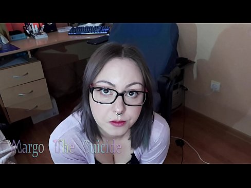 ❤️ Sexy dievča s okuliarmi hlboko fajčí vibrátor na kameru ❤❌ Šukanie na nás