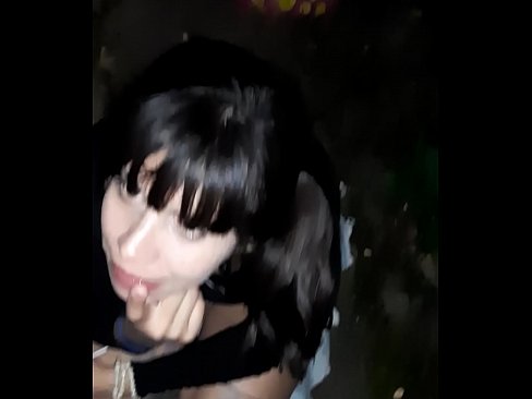 ❤️ Na ulici opuchnutý penis výmenou za cukríky ❤❌ Šukanie na nás