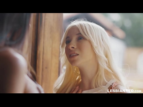 ❤️ Dievča príde domov o niekoľko mesiacov neskôr a skončí pri jedení kundičky svojej nevlastnej mamy ❤❌ Šukanie na nás