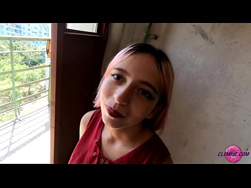 ❤️ Študentka zmyselne fajčí cudzinca vo vnútrozemí - strieka mu na tvár ❤❌ Šukanie na nás